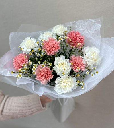 Микс диантусов и ромашки